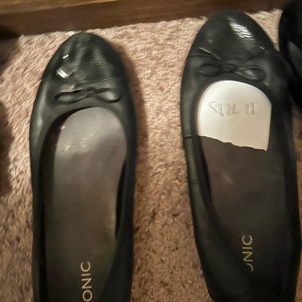 Vionic flats